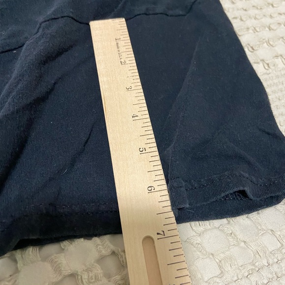 Black tee - Picture 8 of 8